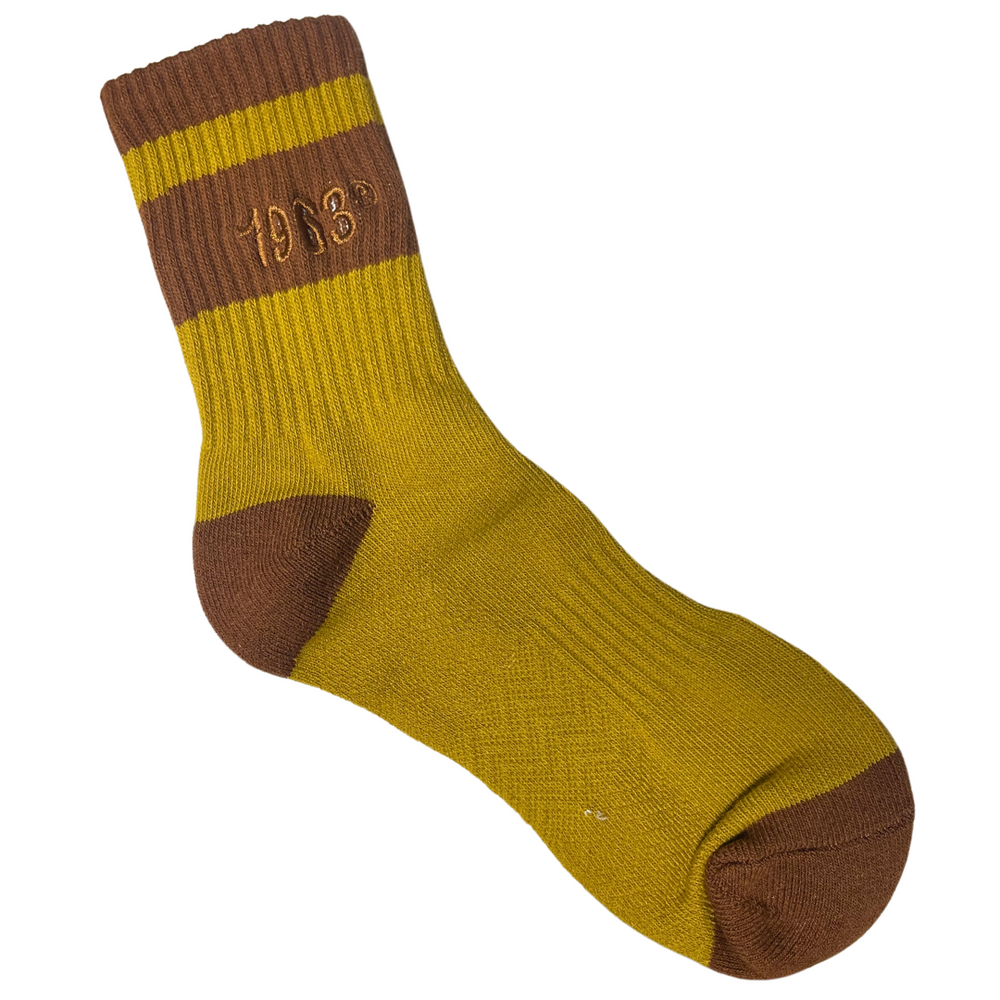 Iota Quarter Length Socks