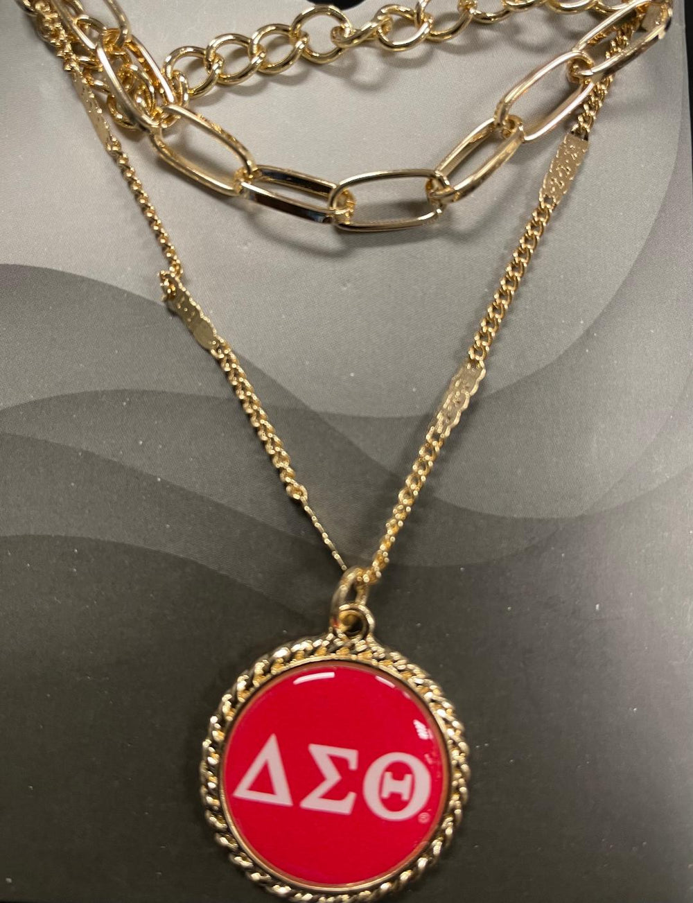 JewelryGoldRoundnecklace.jpg